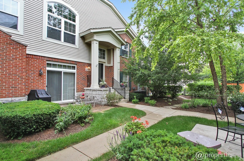2726 Langley Circle, Glenview