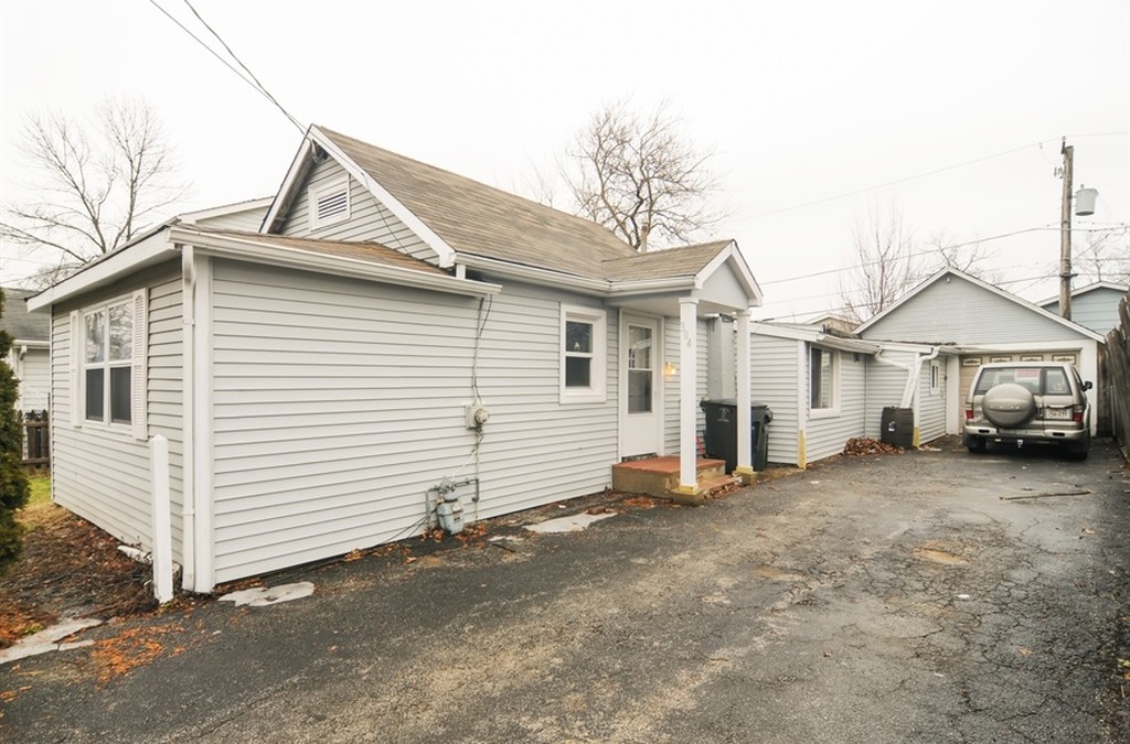 304 Shadydell, Mundelein