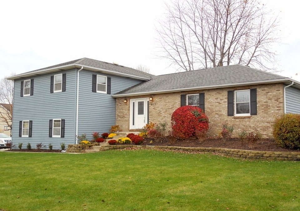 403 Ravinia Dr, Shorewood