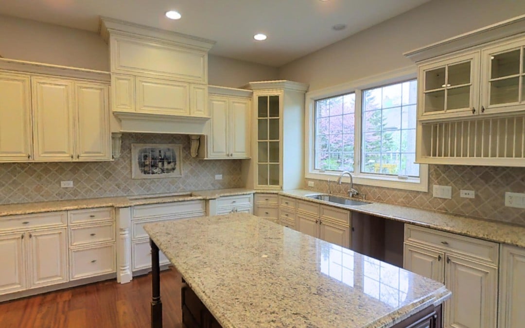 2542 Oak Ave, Northbrook