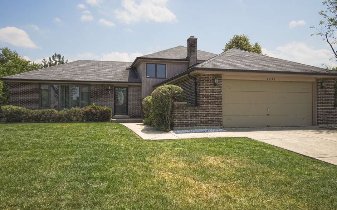 8221 Cromwell Ave, Woodridge