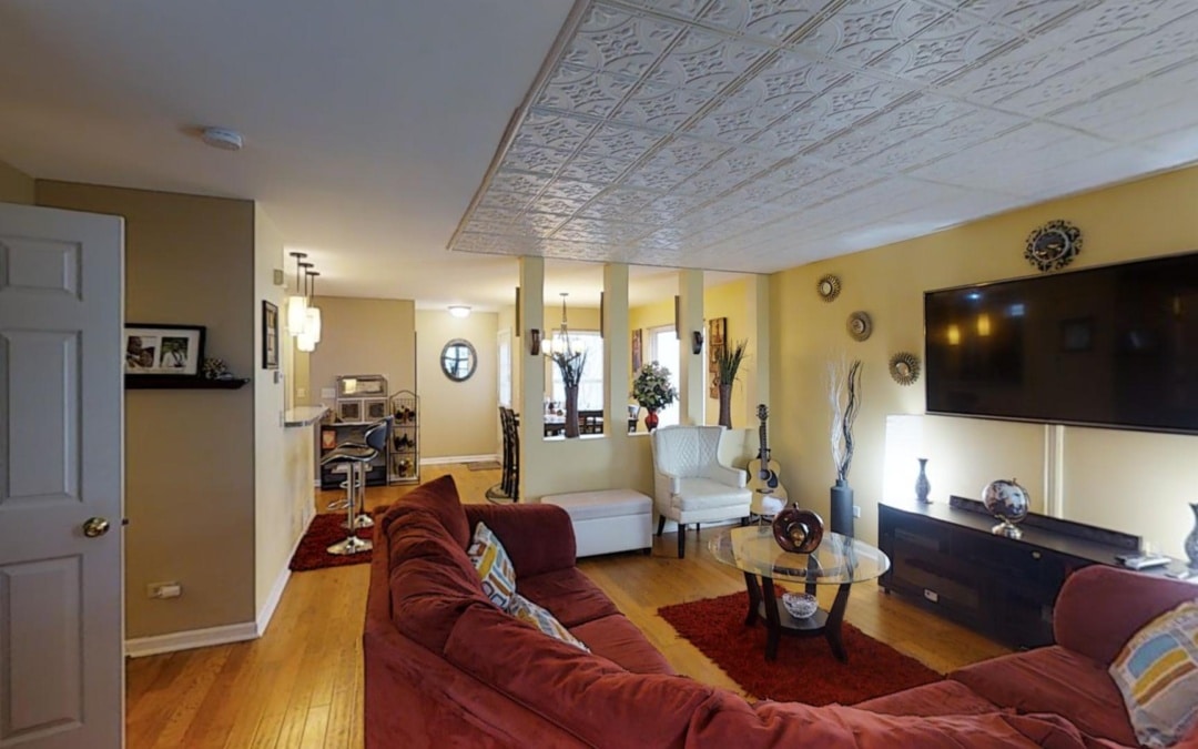 225 Heather Ln, Romeoville IL