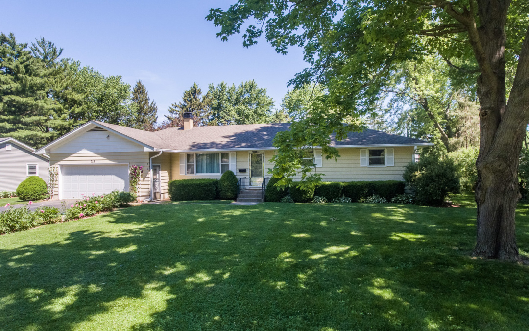 715 Considine Rd, Geneva