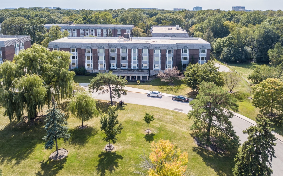 500 Thames Parkway, Unit 2H, Park Ridge