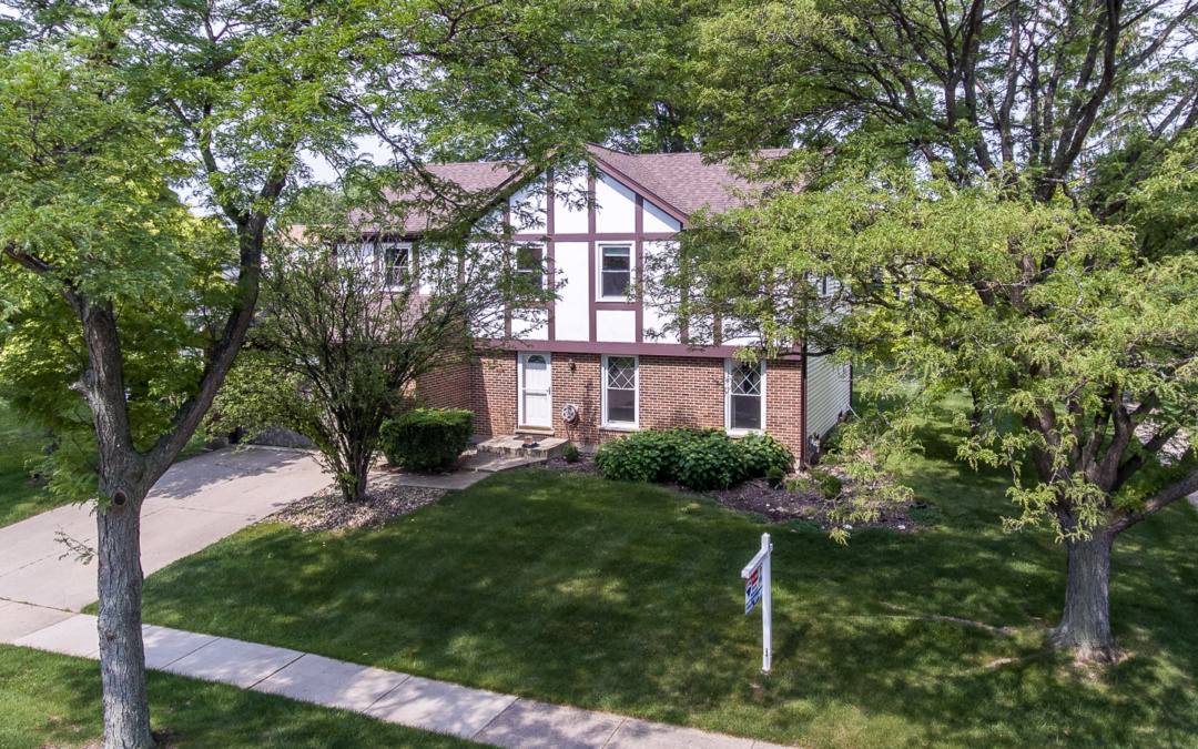 302 Ronnie Dr, Buffalo Grove