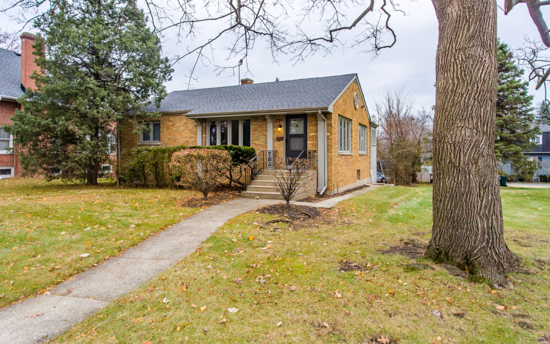 1110 Ridge Rd, Wilmette
