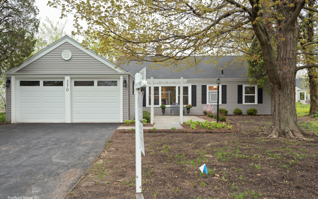 350 Thackeray Ln, Northfield