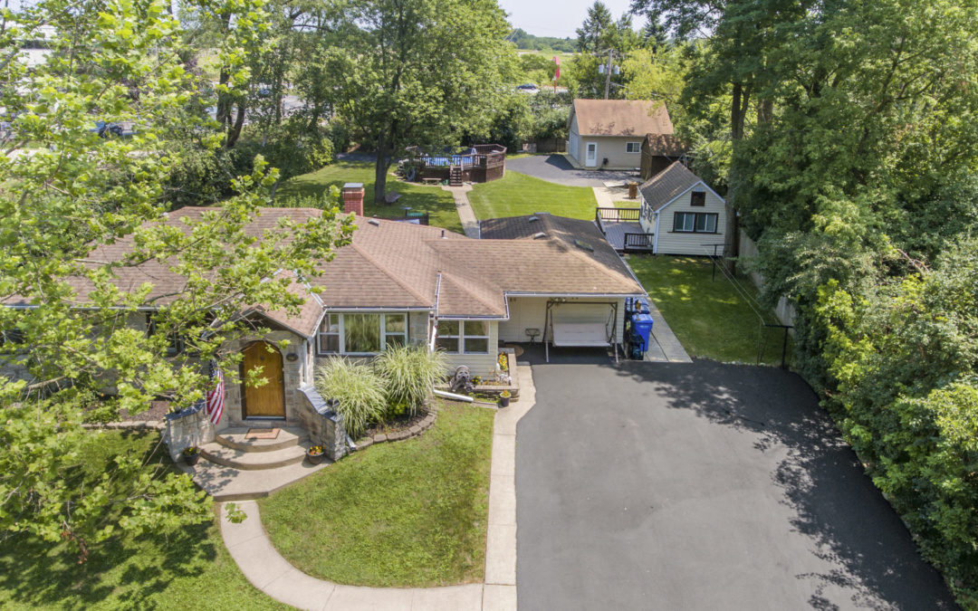 20759 Aspen Ct, Deerfield