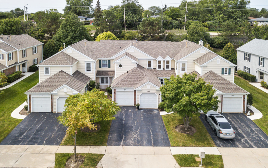 270 Greensboro Ct, Elk Grove Village