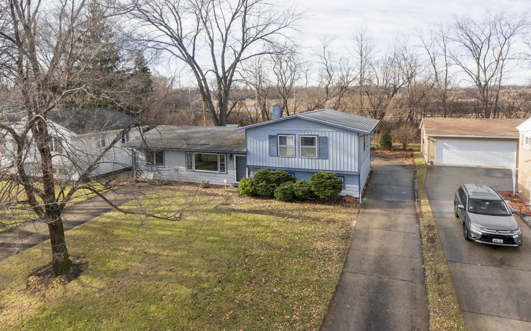 2155 Theda Ln, Rolling Meadows