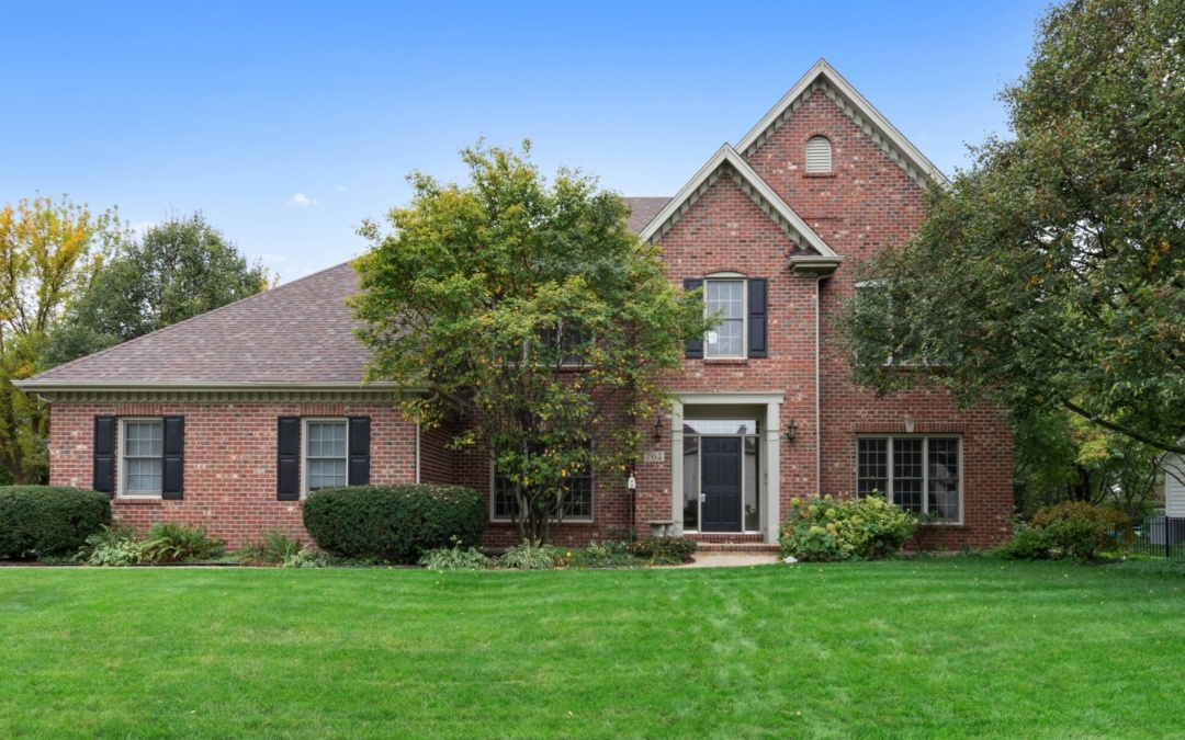 704 Mesa Dr, Naperville