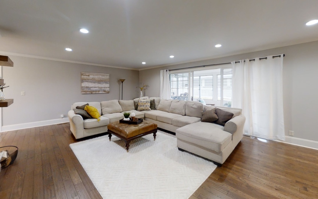 1633 Prairie St, Aurora