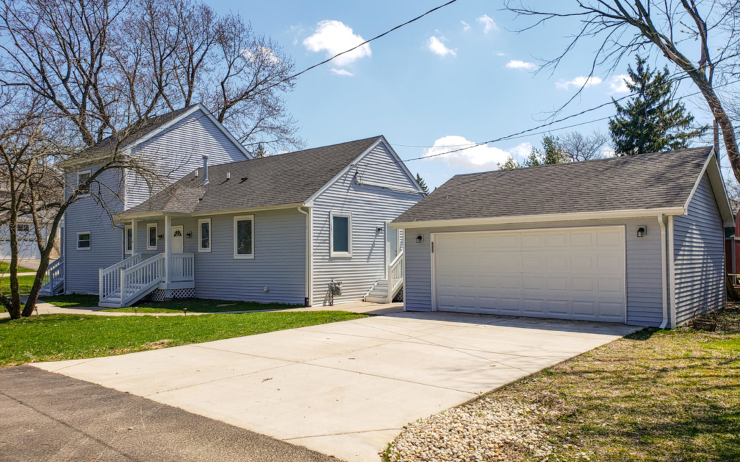 811 Woodland Rd, Waucanda