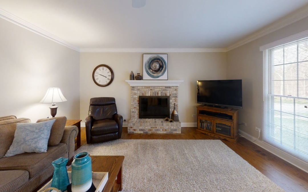 587 Cross Ct, Gurnee