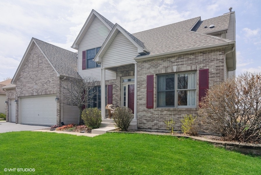 521 Danbury Dr, Oswego
