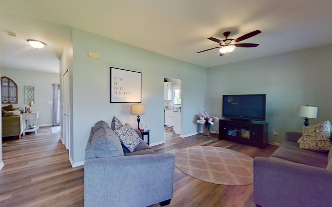 211 Glen Mor Dr,  Shorewood