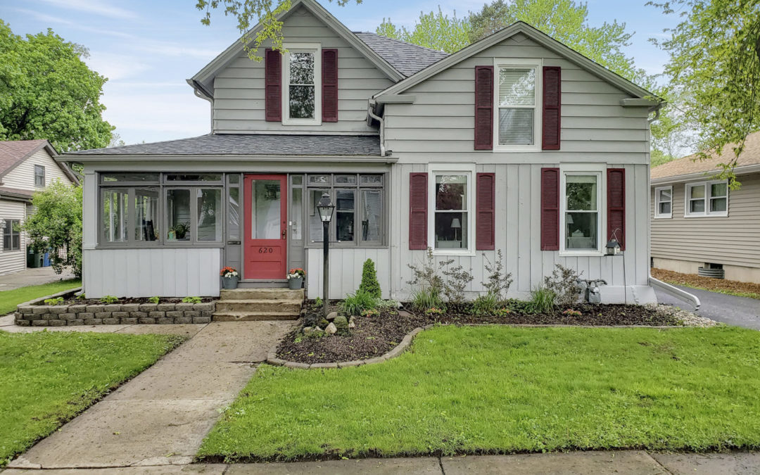 620 S 3rd St, West Dundee