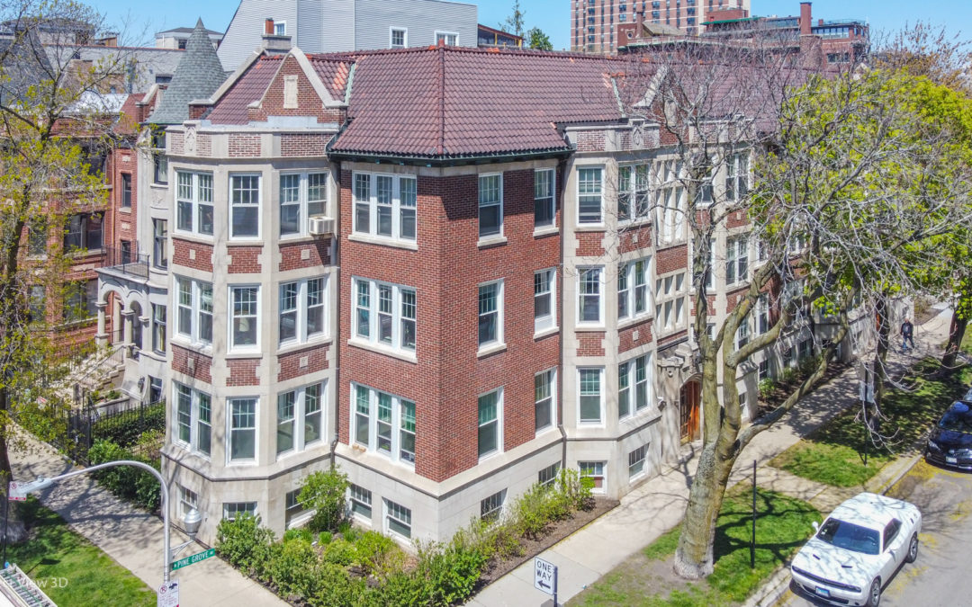 2946 N Pine Grove Ave, Chicago