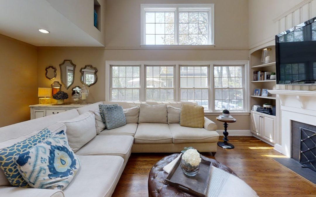 1638 Hawthorne Ln, Glenview