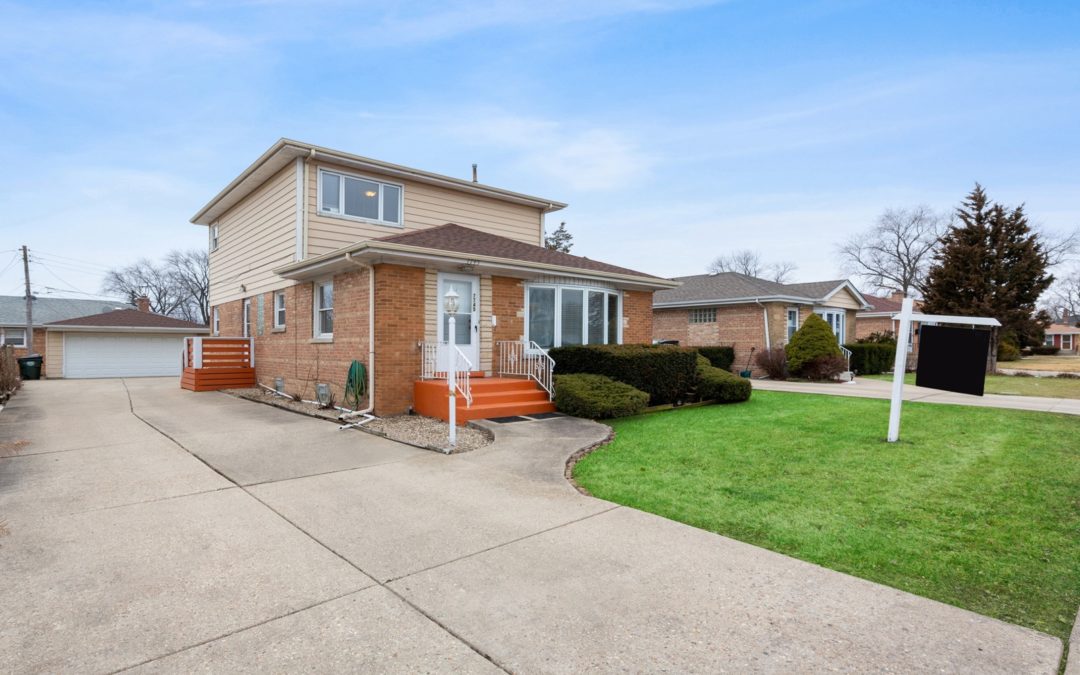7745 W Dempster St, Niles