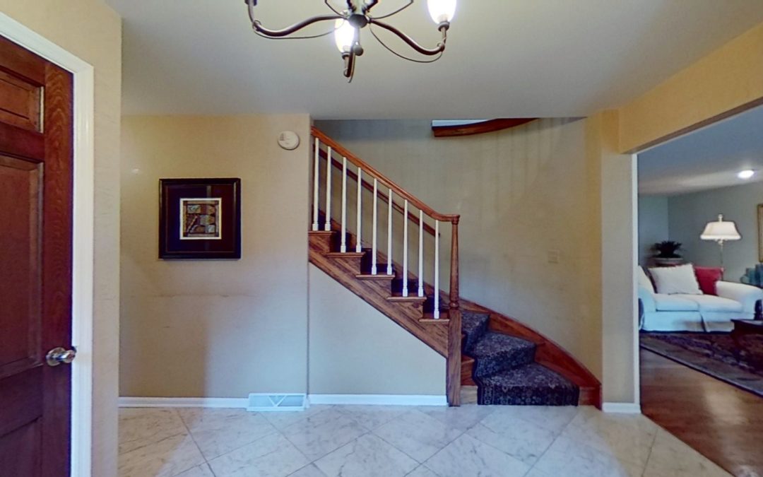 645 Westgate Rd, Deerfield