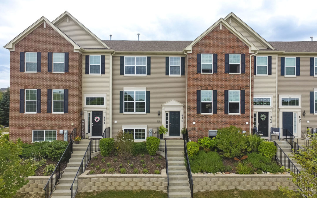 610 Station Park Cir, Grayslake
