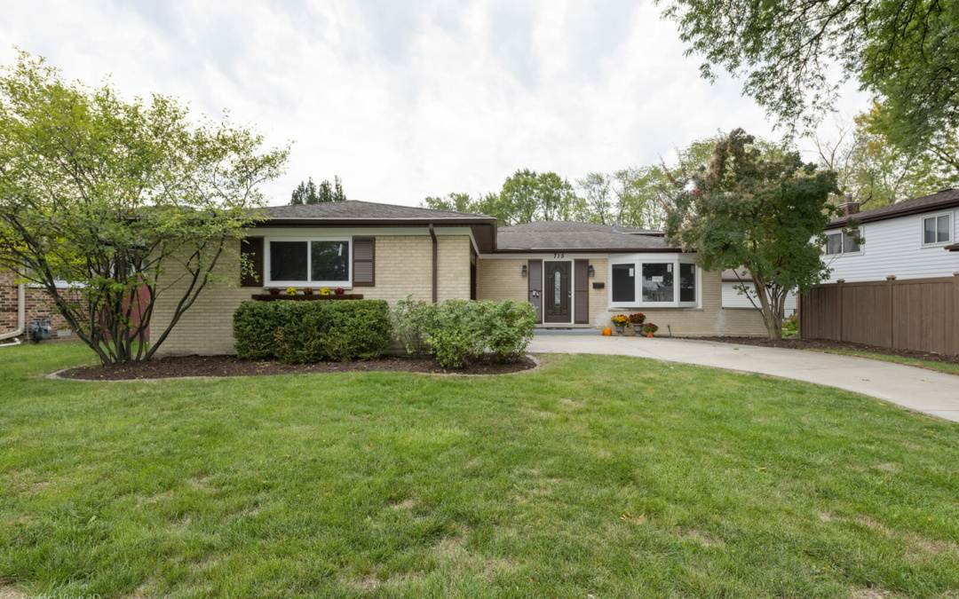 715 Devonshire Dr, Des Plaines