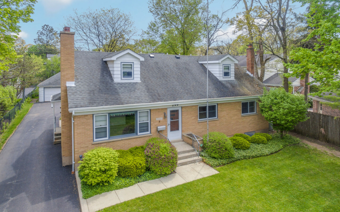299 Mills Ct, Lake Forest