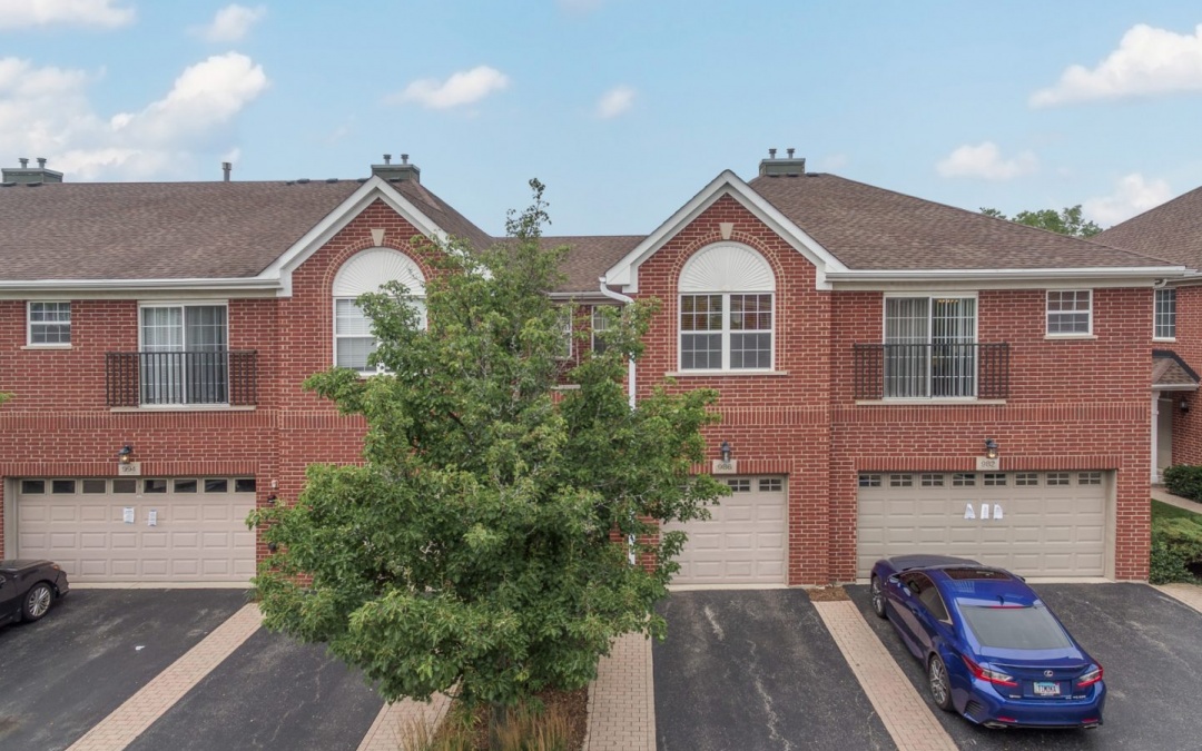 986 Kensington Dr, Northbrook
