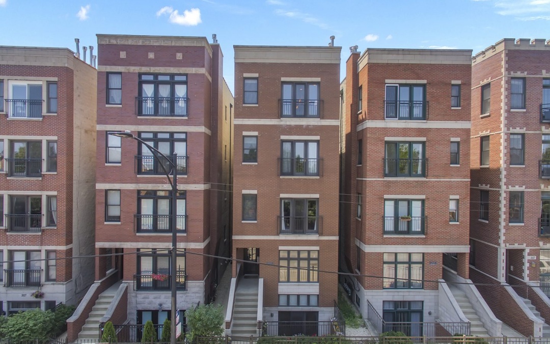 2633 W Belmont Ave, Chicago
