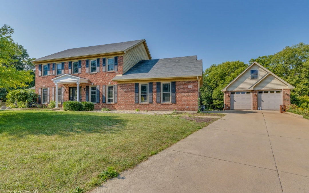 32 Ottawa Ct, Oswego