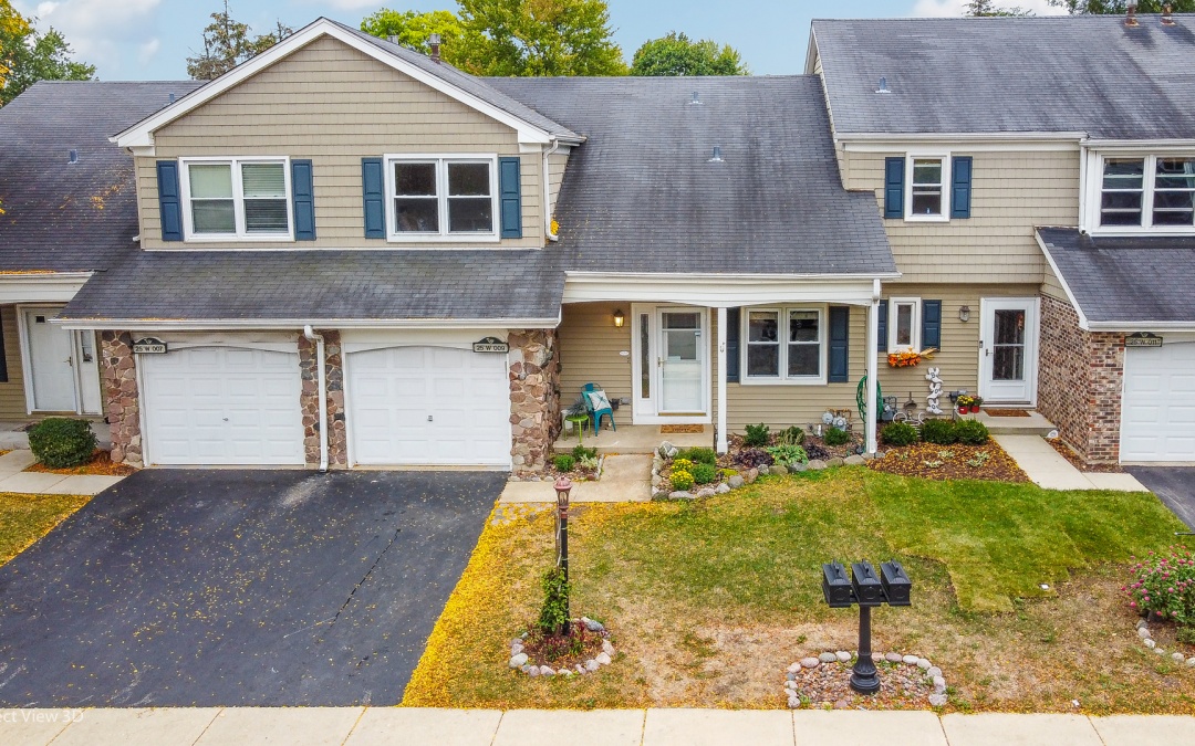 25W009 Keswick Ln, Naperville