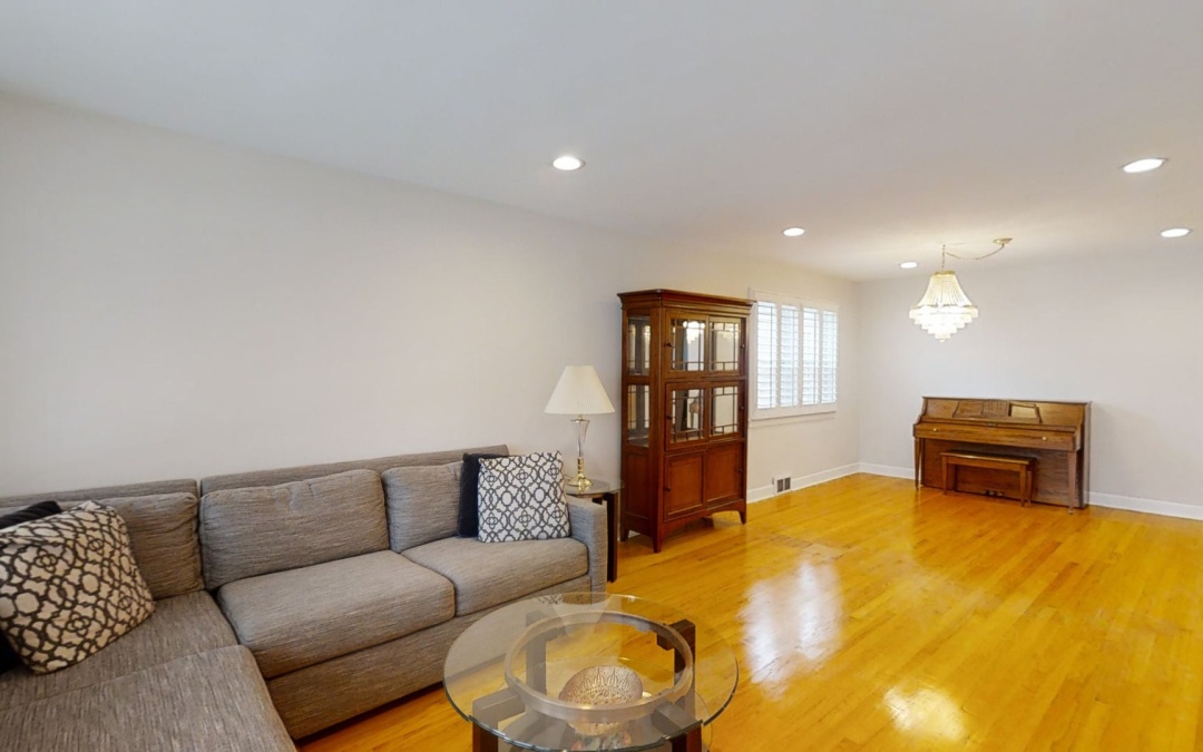 6231 N Harding Ave, Chicago