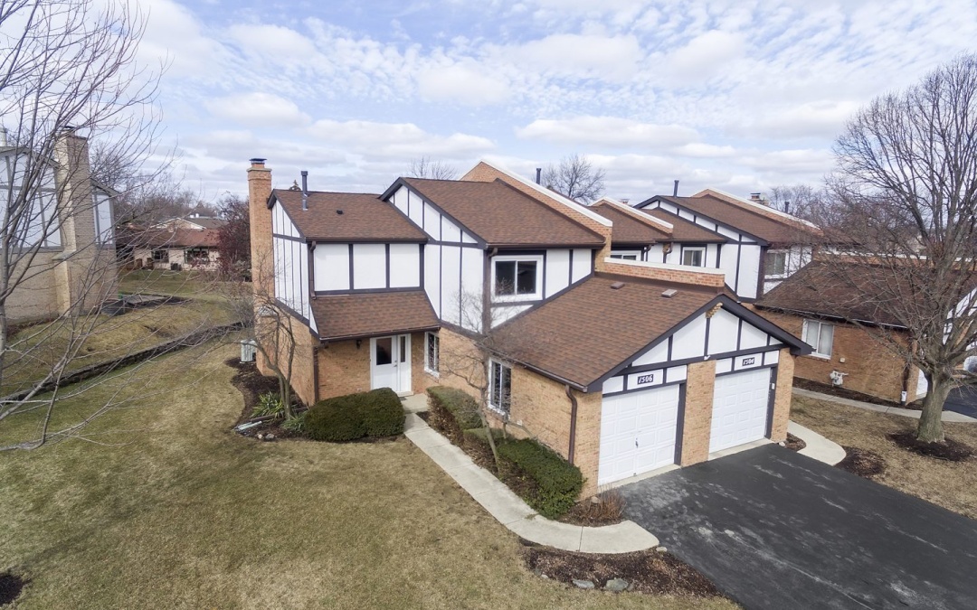 1506 Columbia Ct, Elk Grove Village