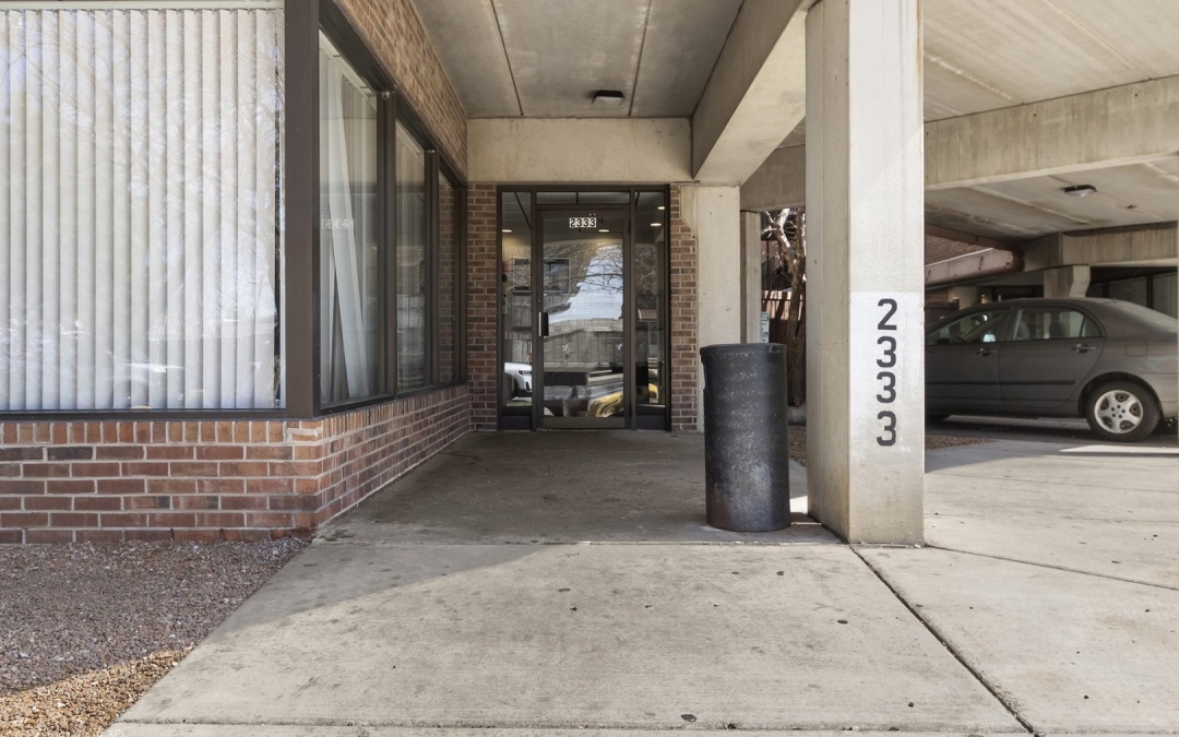 2333 N Neva Ave (Unit 402), Chicago