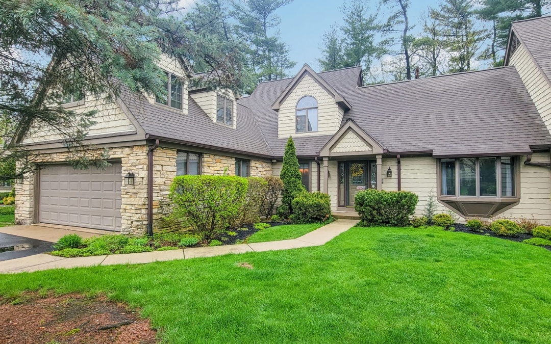 1013 Wintergreen Ln, Darien