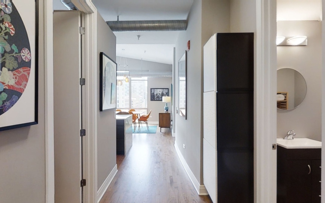 770 W Gladys Ave (Apt 803), Chicago