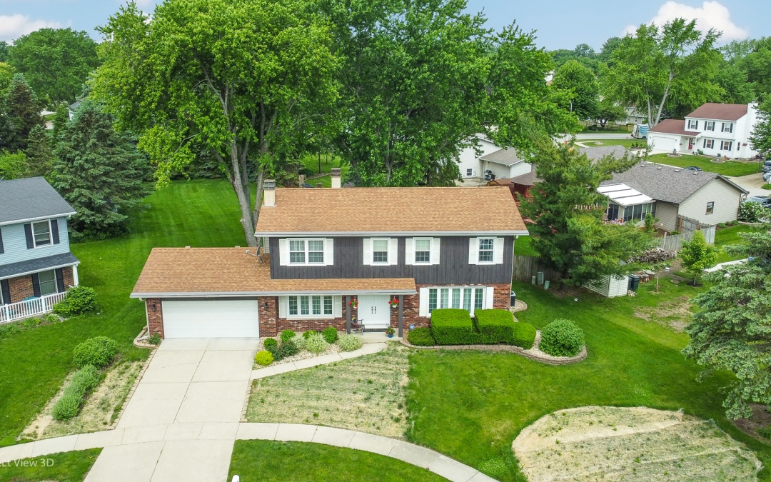 1230 Kingman Ct, Elgin