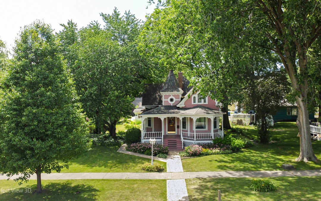 37 Elm St, Momence